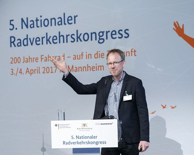 BMVI | 5. Nationaler Radverkehrskongress 2017, © Dirk Michael Deckbar