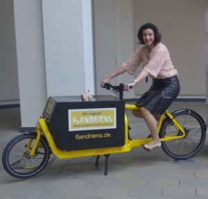 Mai 2016, Dorothee Bär bei Übergabe DLR-Studie an BMVI, Foto cargobike.jetzt