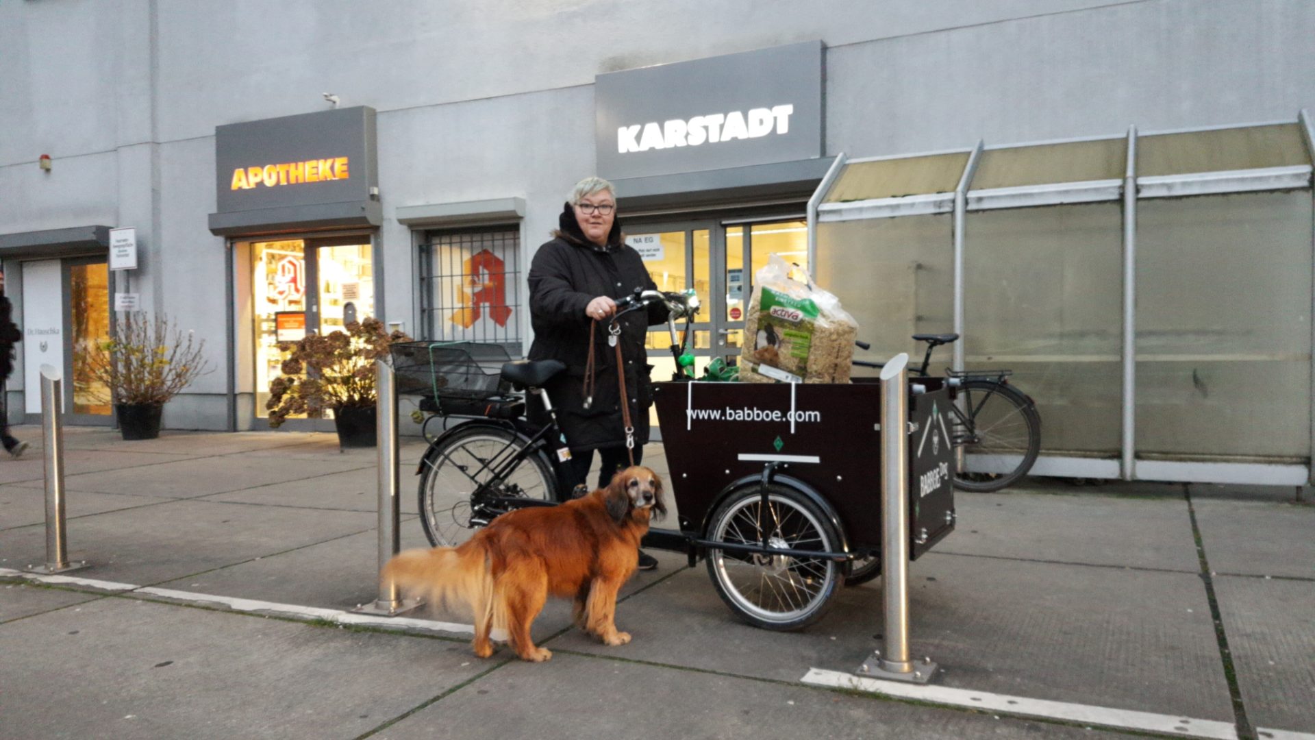 Mit dem Cargobike bei Karstadt