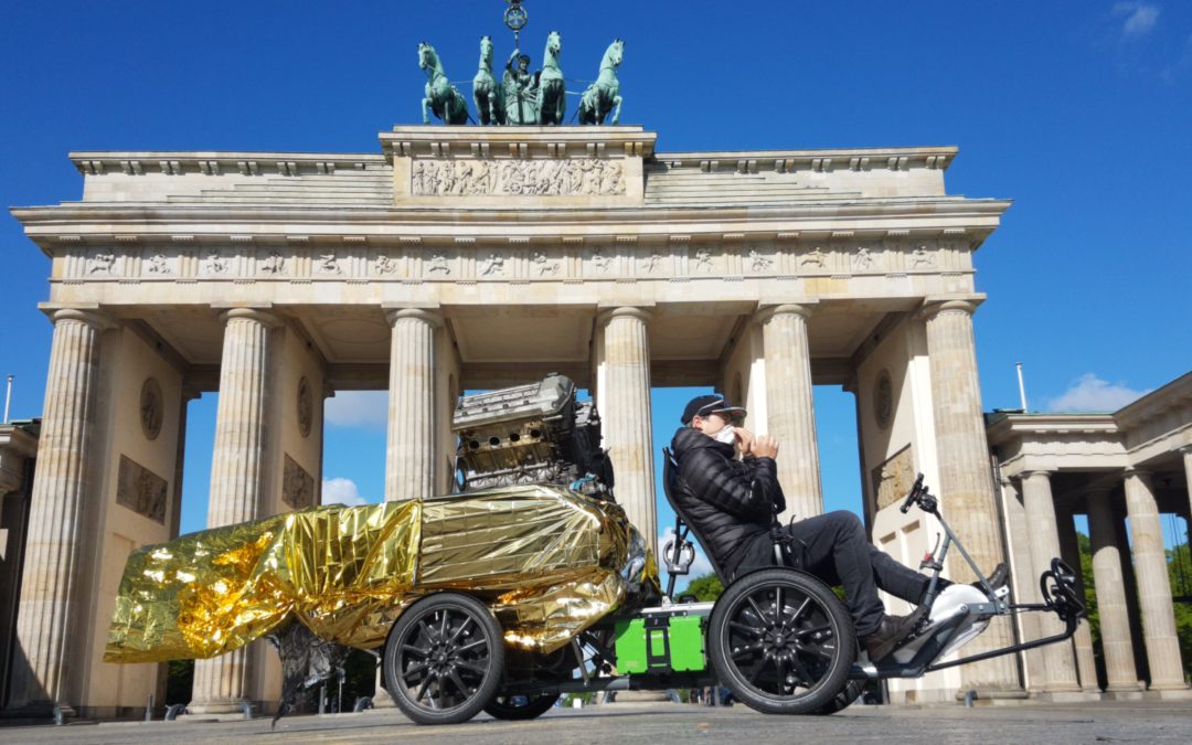 Mit Cargobike und heiligem Verbrenner zum Autogipfel in Berlin