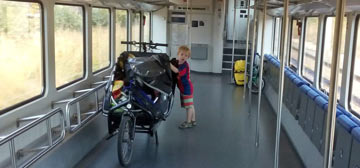 foto mit lastenrad in nahverkehrszügen